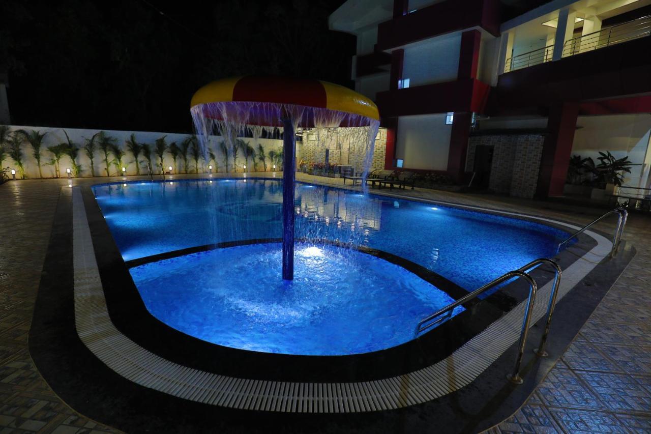 Imperial Grande Resort Lonavala Dış mekan fotoğraf