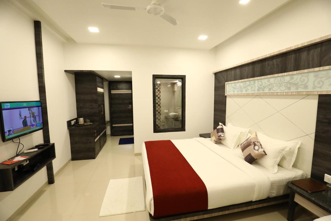 Imperial Grande Resort Lonavala Dış mekan fotoğraf
