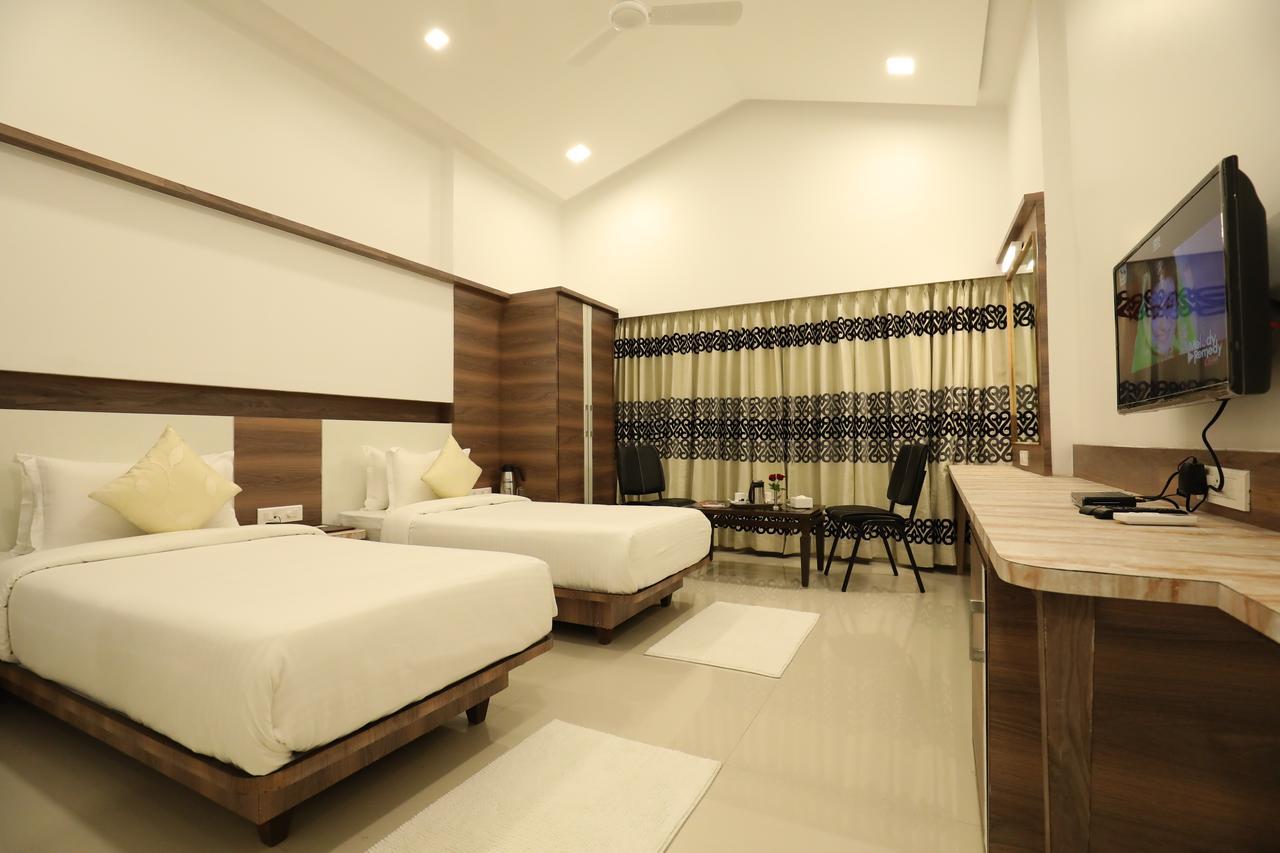 Imperial Grande Resort Lonavala Dış mekan fotoğraf