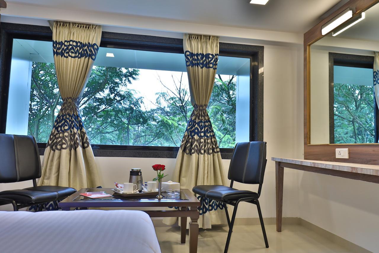 Imperial Grande Resort Lonavala Dış mekan fotoğraf